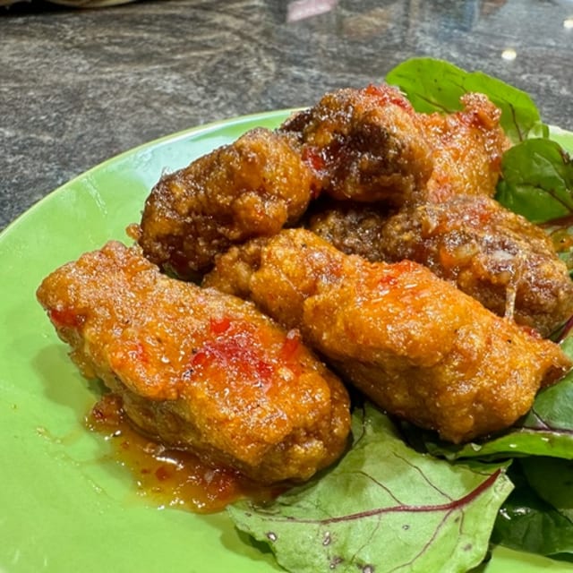 10 Piece Seitan Wings.